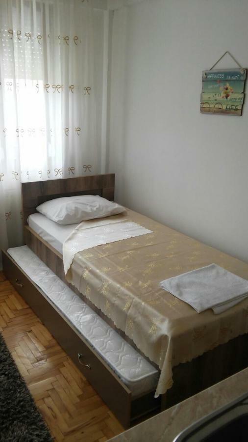 Apartments Struga Bagian luar foto
